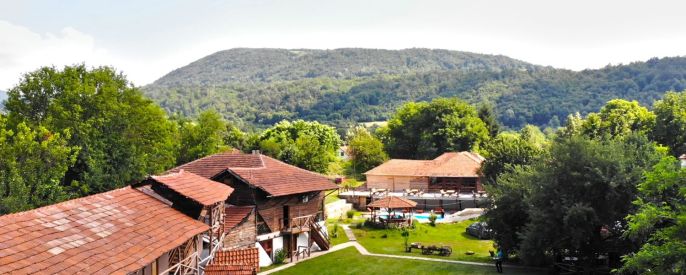 Фестивал на баницата в Бела Паланка - нощувка в етно село Стара планина